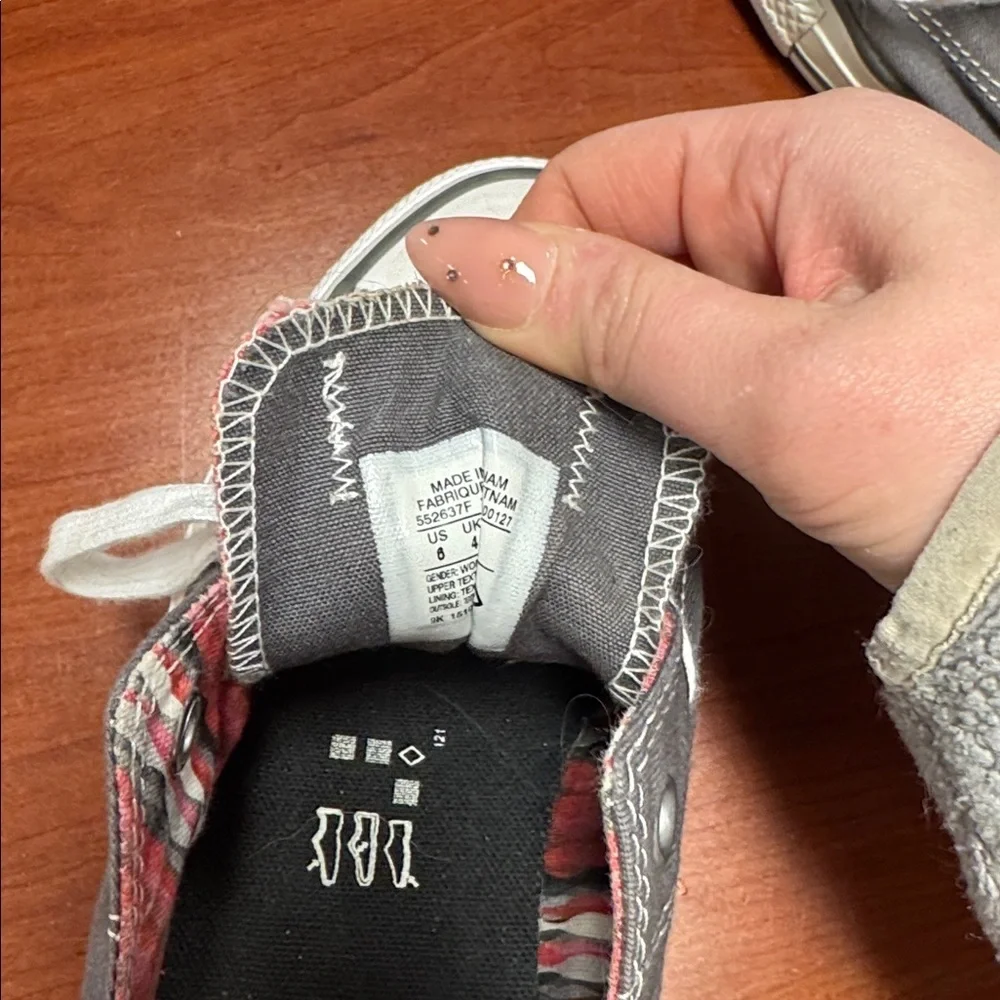 Converse size 6 // 120416 - Picture 2 of 2